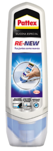 Aplicación de silicona Pattex Re-New en juntas de baño